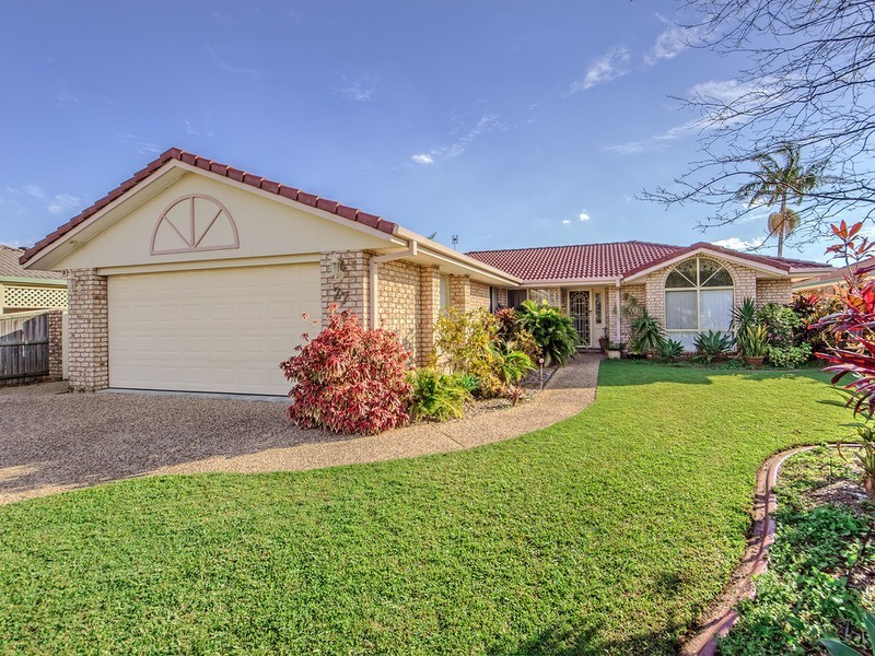 27 Riversdale Boulevard, Banora Point NSW 2486