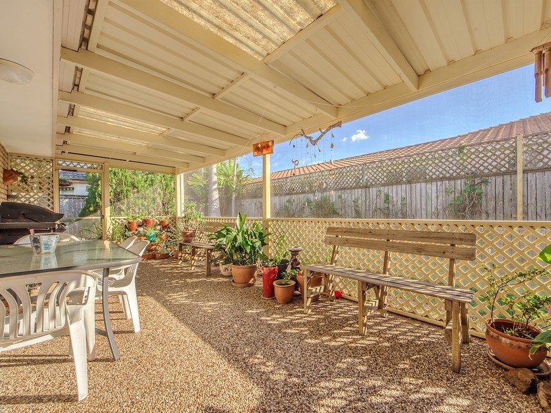 27 Riversdale Boulevard, Banora Point NSW 2486