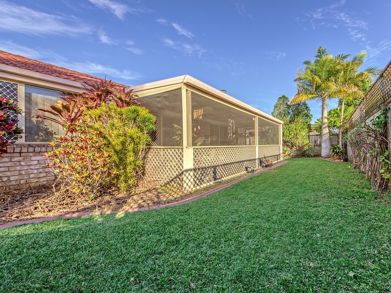 27 Riversdale Boulevard, Banora Point NSW 2486