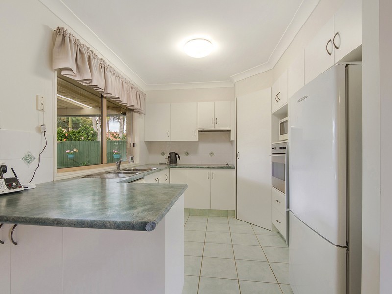 2/43 Riversdale Boulevard, Banora Point NSW 2486