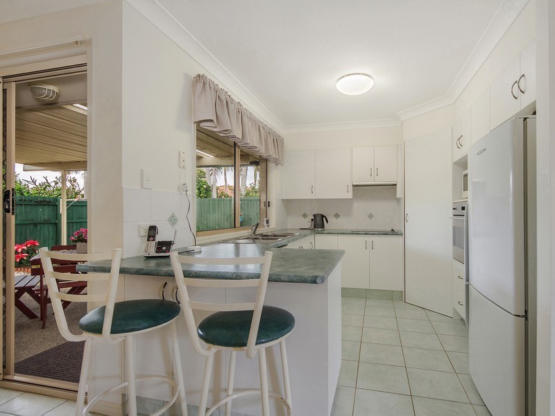 2/43 Riversdale Boulevard, Banora Point NSW 2486