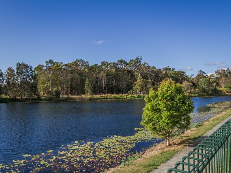 70 Riversdale Boulevard, Banora Point NSW 2486