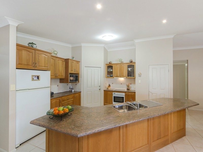 70 Riversdale Boulevard, Banora Point NSW 2486