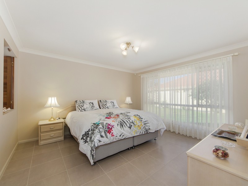 70 Riversdale Boulevard, Banora Point NSW 2486