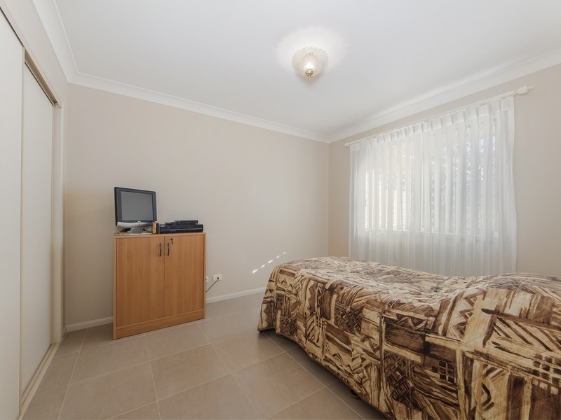 70 Riversdale Boulevard, Banora Point NSW 2486