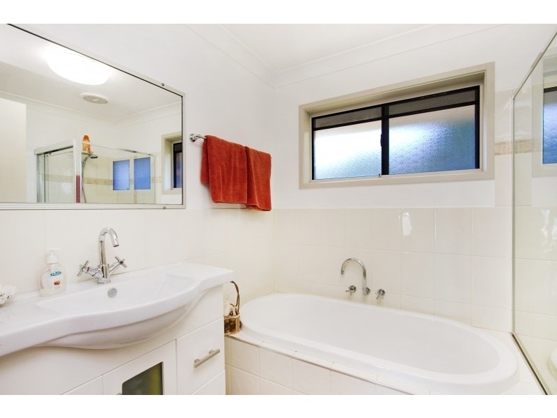 4 Mibbin Parade, Banora Point NSW 2486