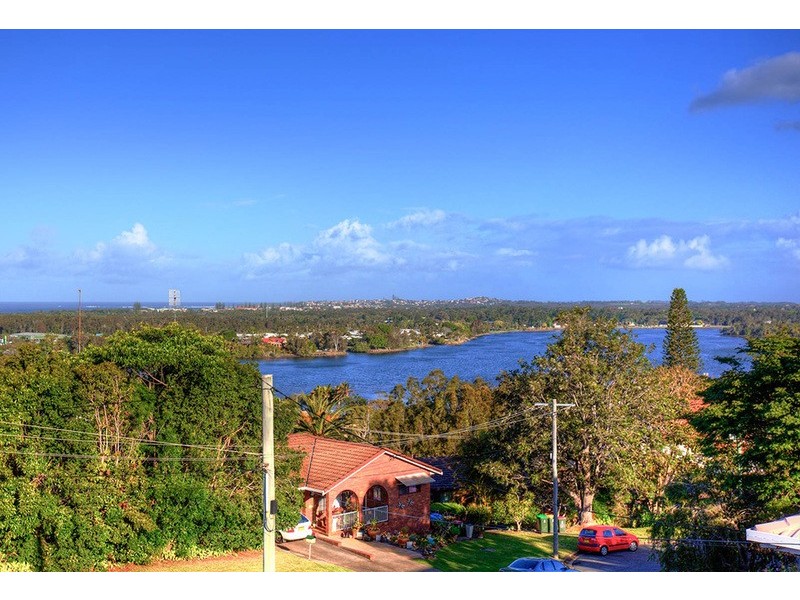 4 Mibbin Parade, Banora Point NSW 2486