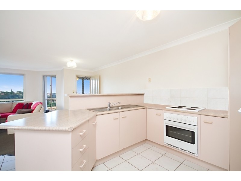 2/6 Lochlomond Drive, Banora Point NSW 2486
