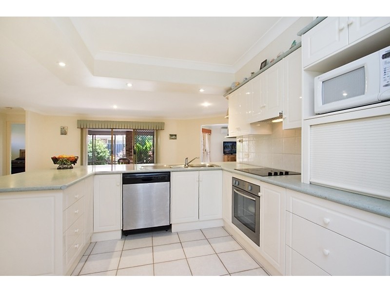 24 Narara Crescent, Banora Point NSW 2486