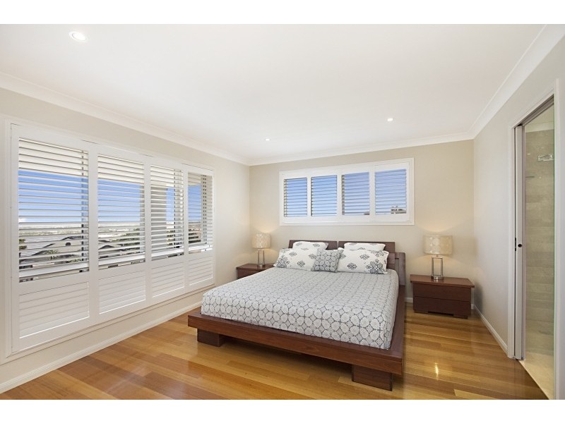 15 Oakland Parade, Banora Point NSW 2486