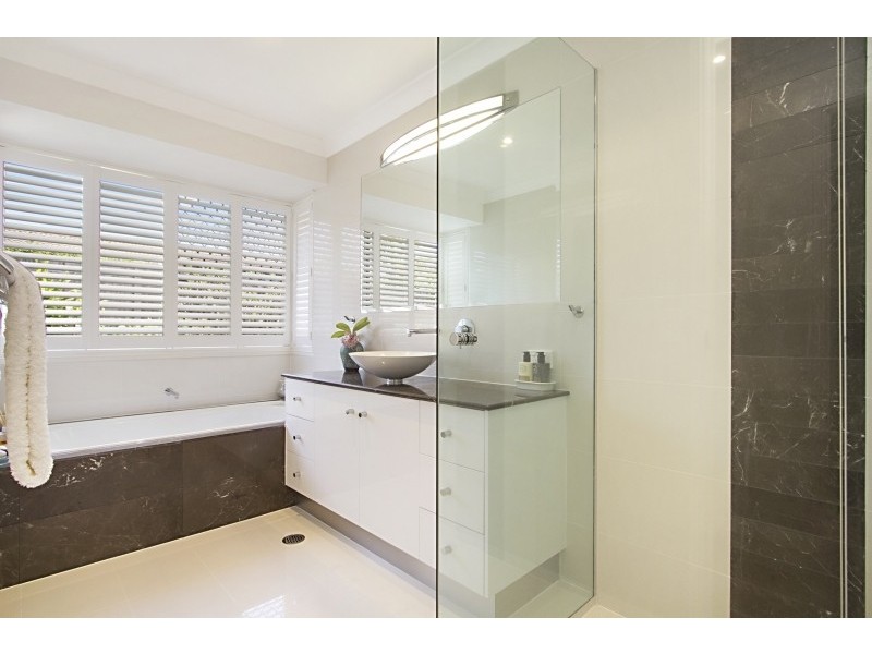 15 Oakland Parade, Banora Point NSW 2486