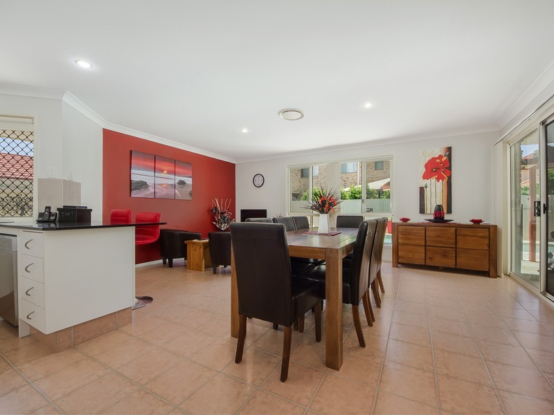 71 Avondale Drive, Banora Point NSW 2486
