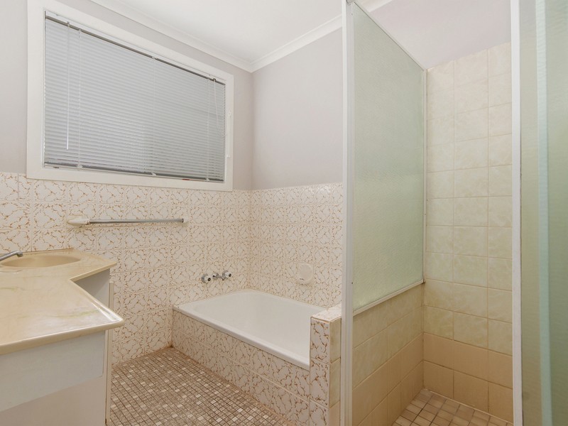 26 Oyster Point Road, Banora Point NSW 2486