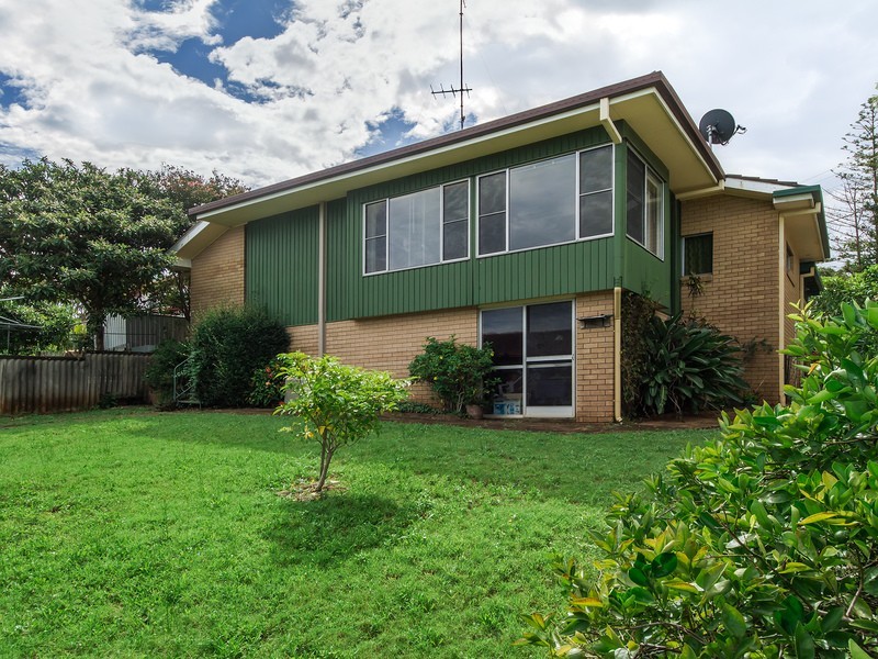 26 Oyster Point Road, Banora Point NSW 2486