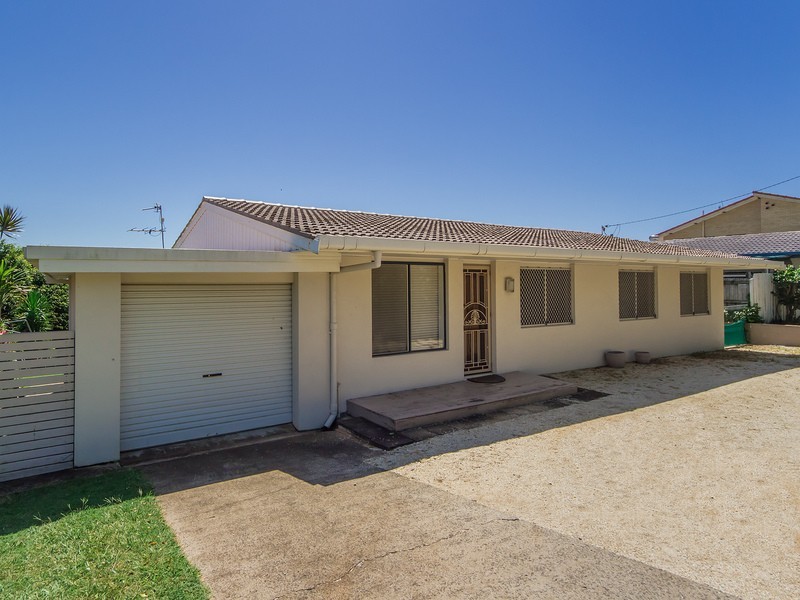 27 Laura Street, Banora Point NSW 2486