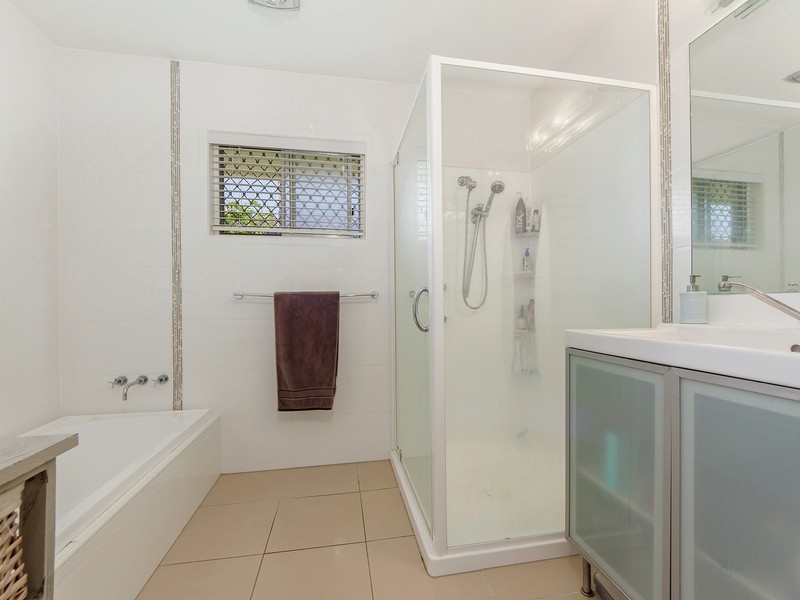 27 Laura Street, Banora Point NSW 2486