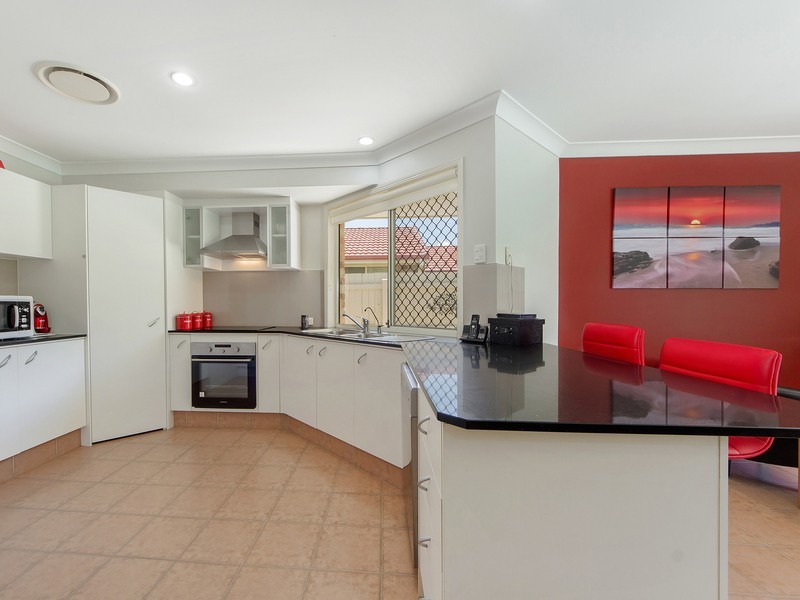 71 Avondale Drive, Banora Point NSW 2486