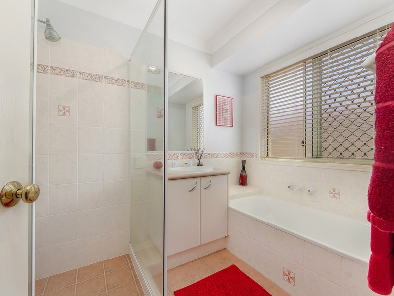 71 Avondale Drive, Banora Point NSW 2486