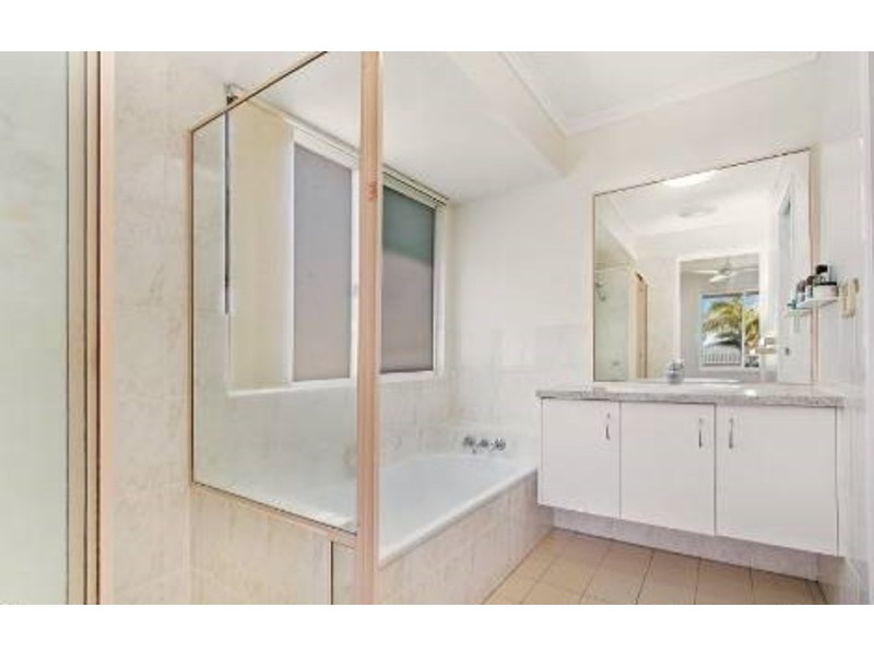 31 Martinelli Avenue, Banora Point NSW 2486