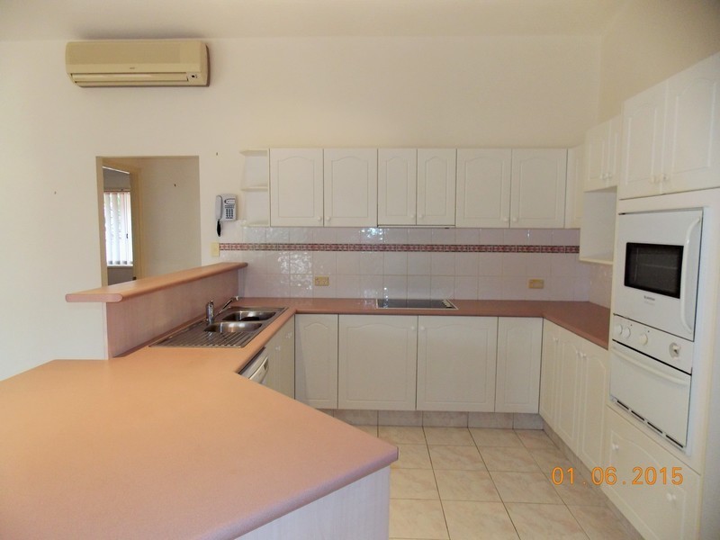 90 Avondale Drive, Banora Point NSW 2486