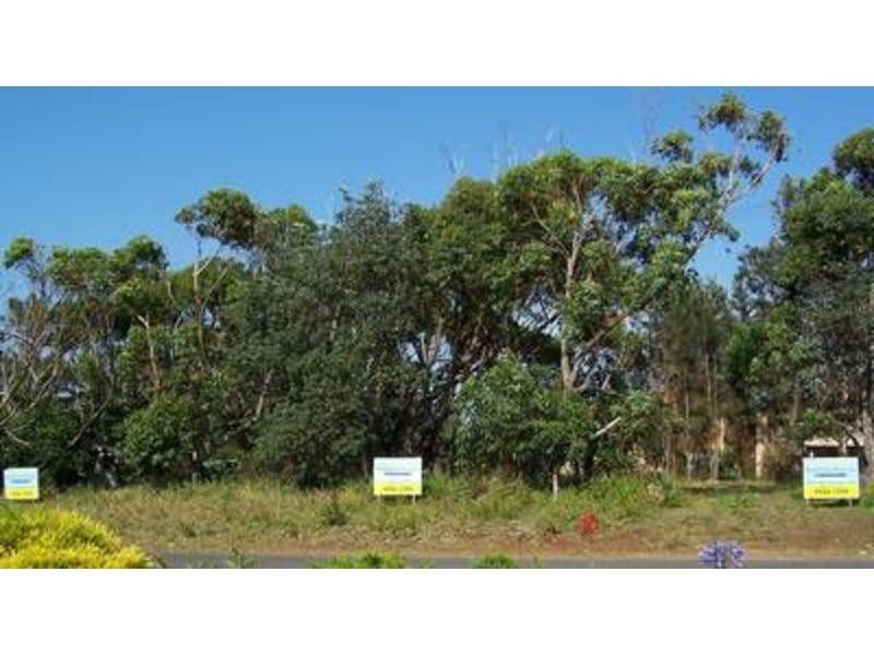 19 21 23 The Promenade, Manyana NSW 2539