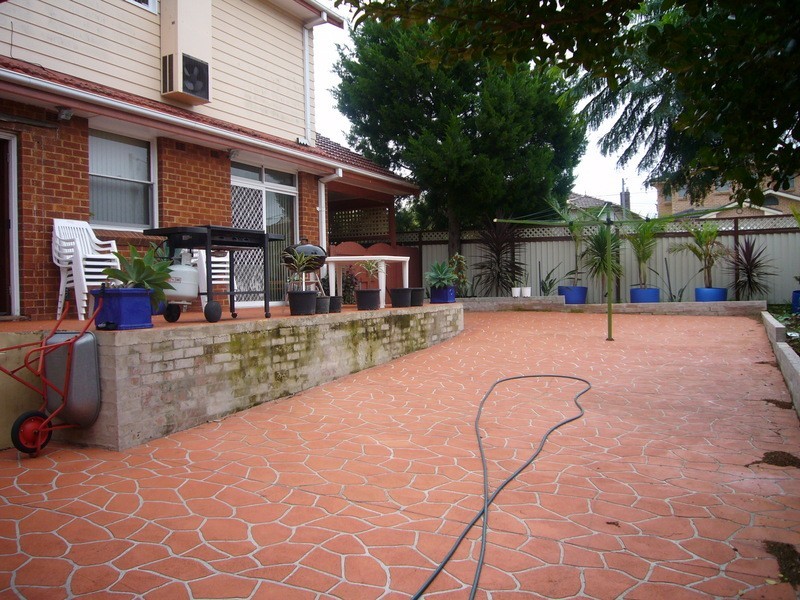 4 Farnham Avenue, Roselands NSW 2196