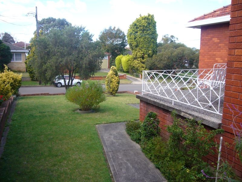 10 Enid  Avenue, Roselands NSW 2196