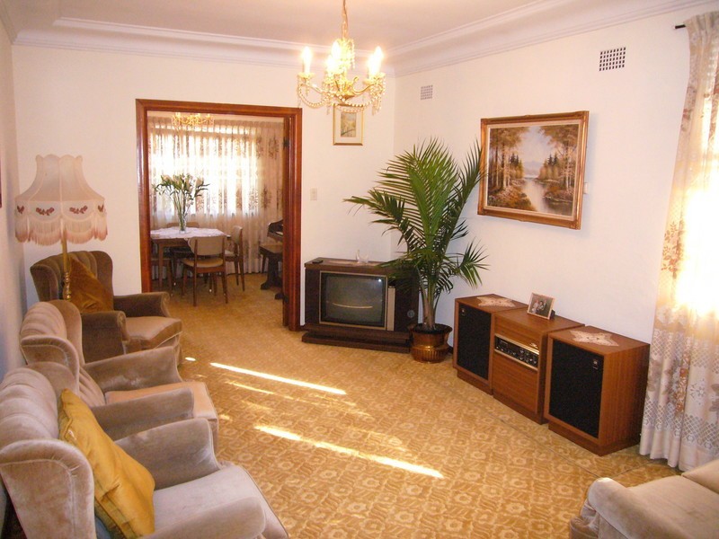 19 Frederick Avenue, Beverly Hills NSW 2209