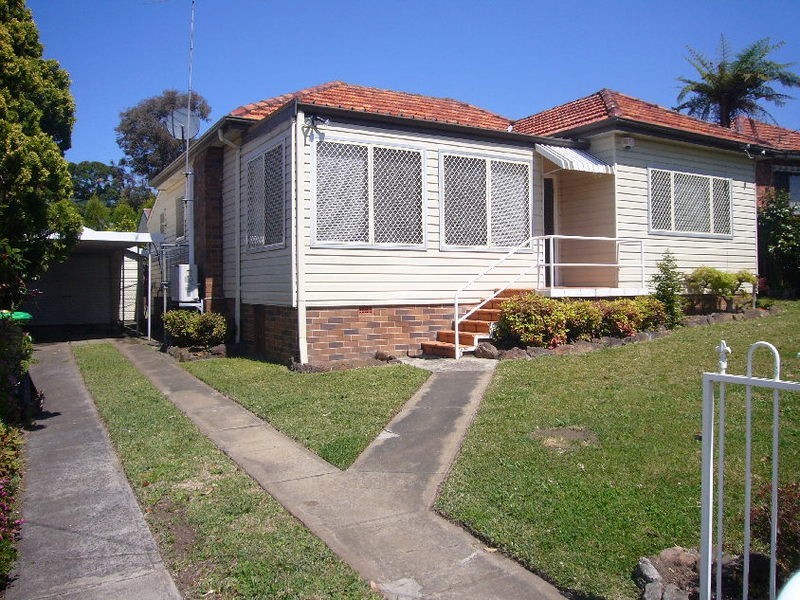 3 Georges Crescent, Roselands NSW 2196