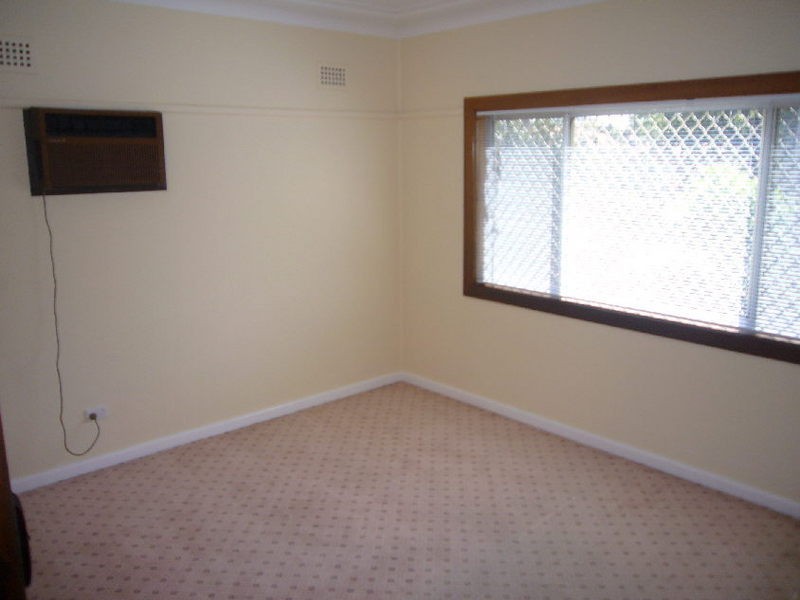 3 Georges Crescent, Roselands NSW 2196