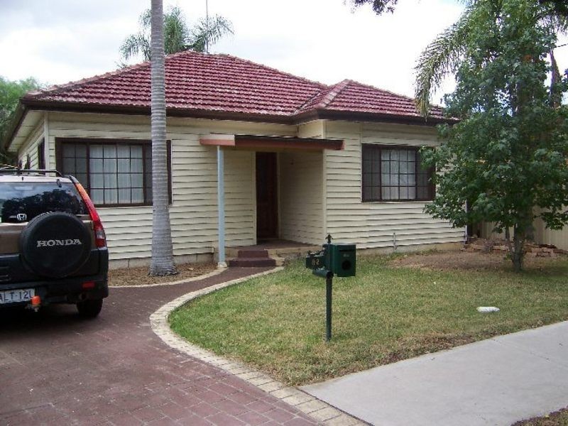 82 Bonds Road, Roselands NSW 2196