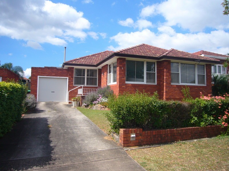 5 Rodney  Crescent, Beverly Hills NSW 2209