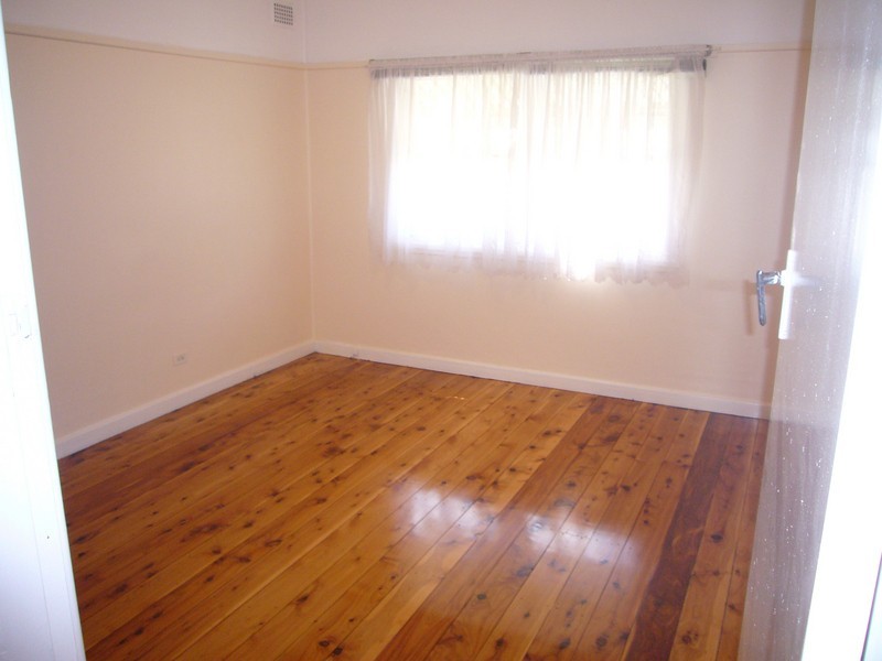 11 Roseland Avenue, Roselands NSW 2196