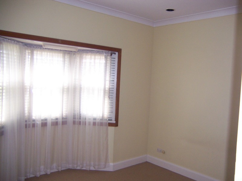 10 Farnham  Avenue, Roselands NSW 2196