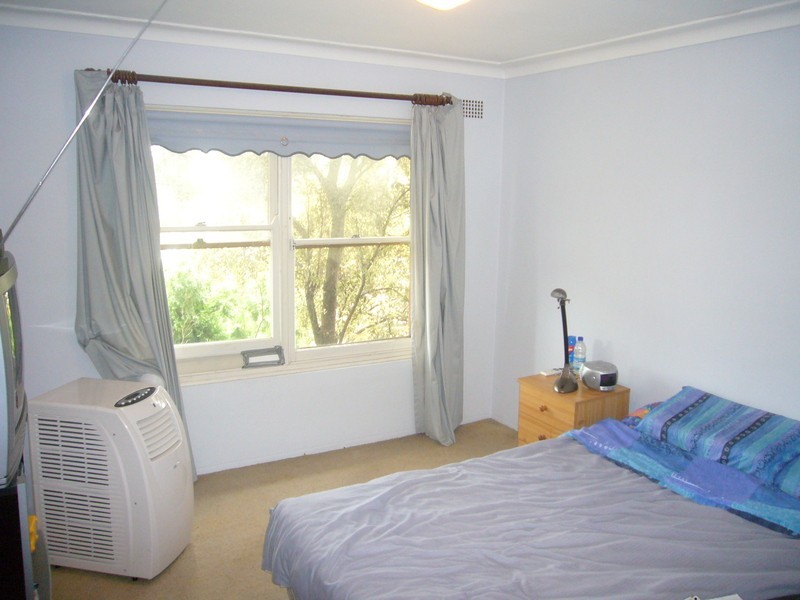 2/33 Bungalow Road, Roselands NSW 2196