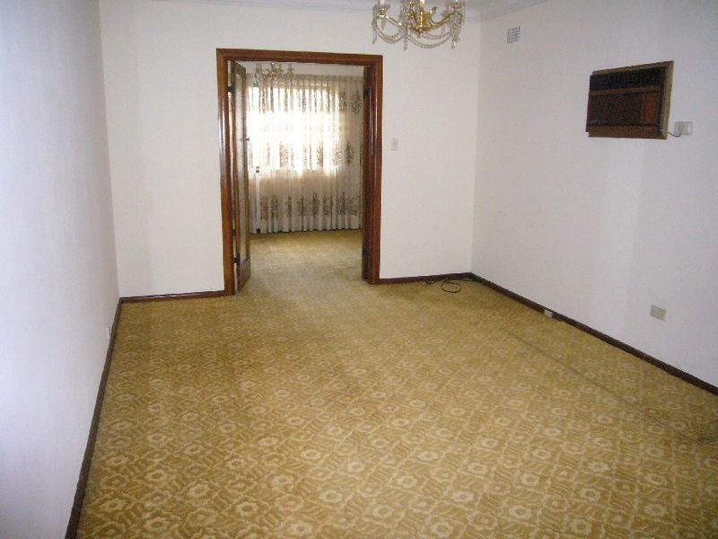 19 Frederick Avenue, Beverly Hills NSW 2209