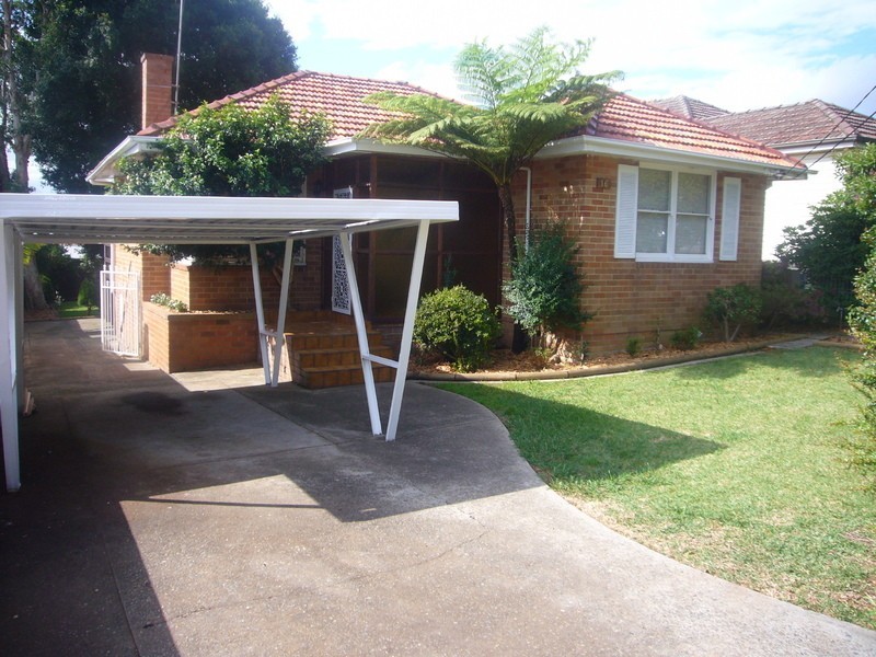 16 Meadowlands Road, Peakhurst NSW 2210