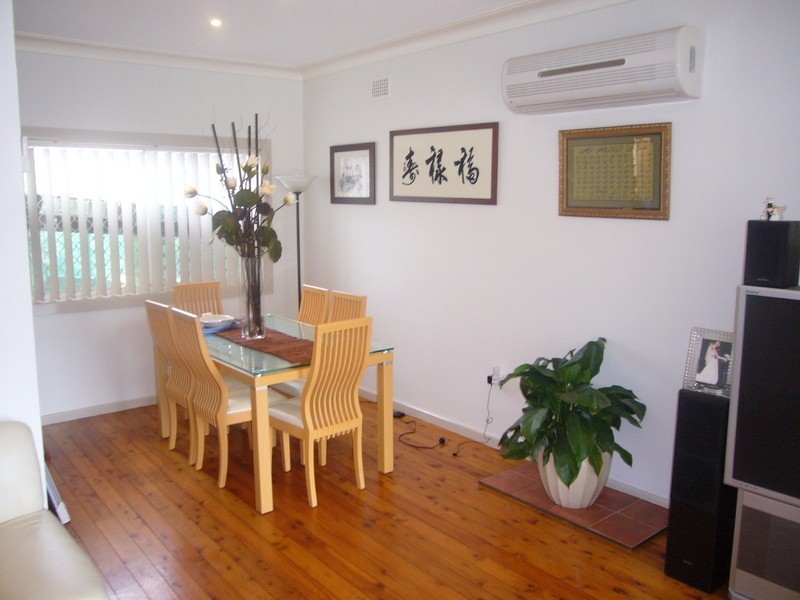 36 Roseview Avenue, Roselands NSW 2196