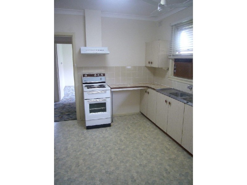 10 Enid Avenue, Roselands NSW 2196