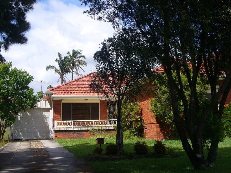 4 Coolabah Street, Beverly Hills NSW 2209