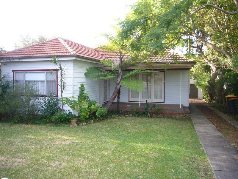 1 Earls Avenue, Riverwood NSW 2210