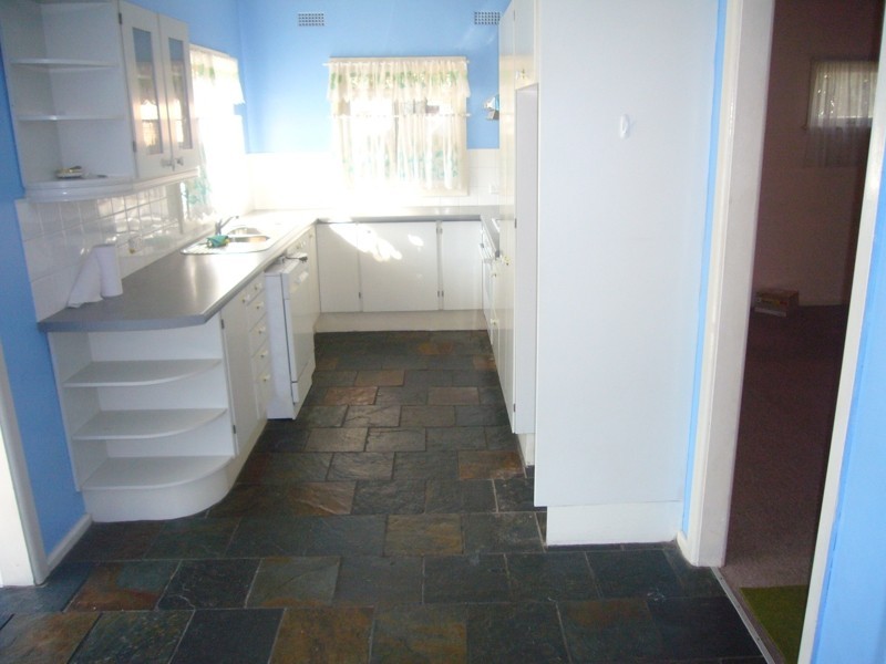 1 Earls Avenue, Riverwood NSW 2210