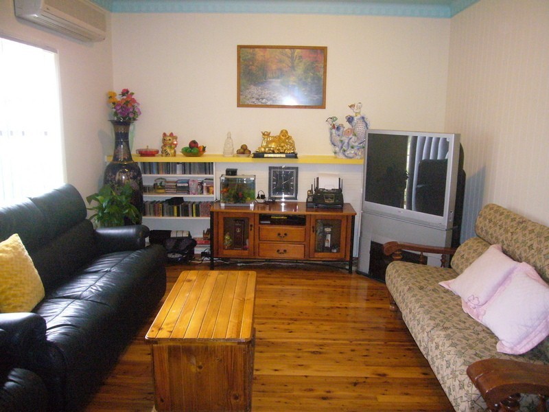 8 Thomson Avenue, Beverly Hills NSW 2209