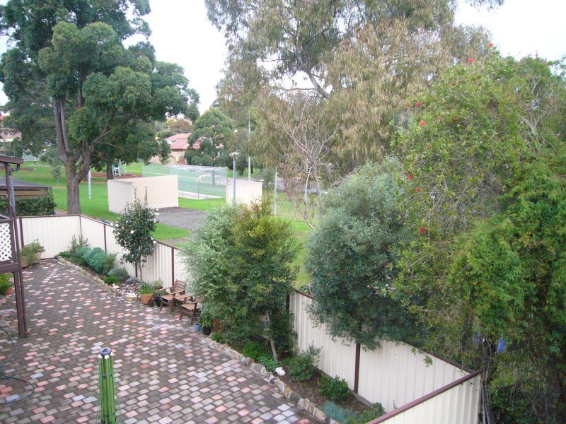 9 Robin Place, Roselands NSW 2196