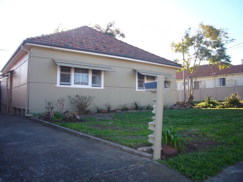 32 Rogers Street, Roselands NSW 2196