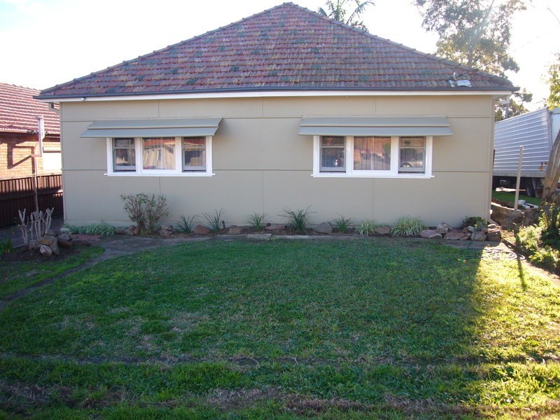 32 Rogers Street, Roselands NSW 2196