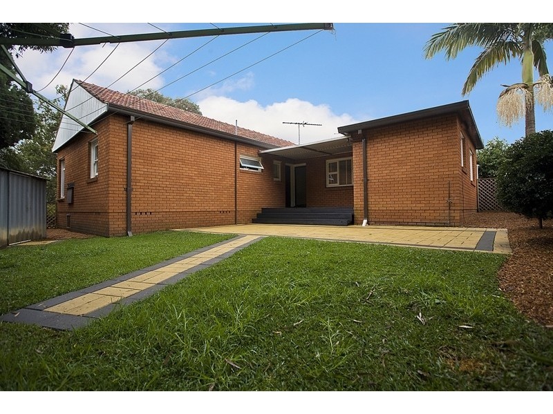 6 Hargraves Avenue, Punchbowl NSW 2196