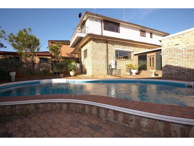 79 Canarys Road, Roselands NSW 2196