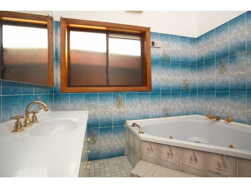 79 Canarys Road, Roselands NSW 2196