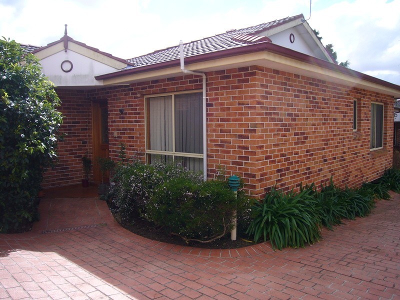 2/32 Bower Street, Roselands NSW 2196